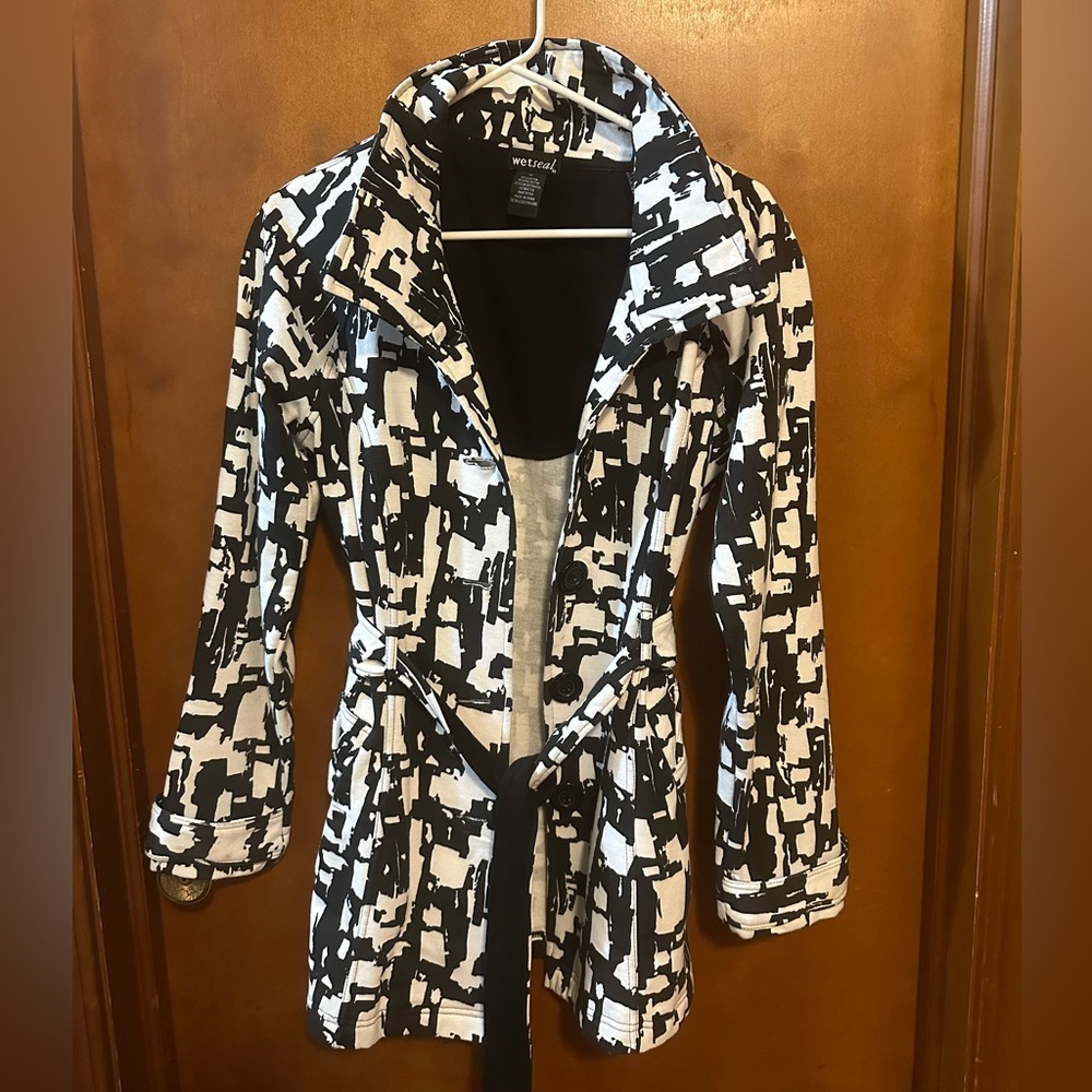 Black and White Wetseal coat